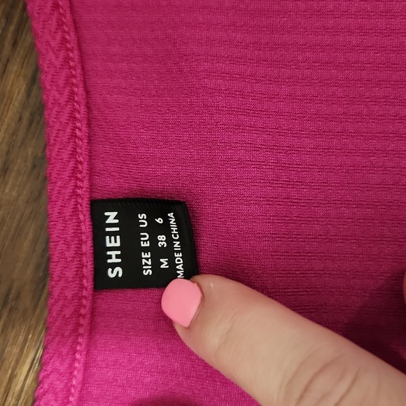 Pink shein tank - Picture 2 of 3